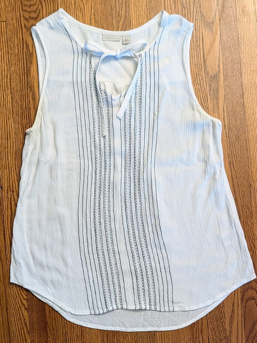Hinge 2014 White Gauge Blue Embroidered Keyhole Sleeveless Boho Blouse Size M